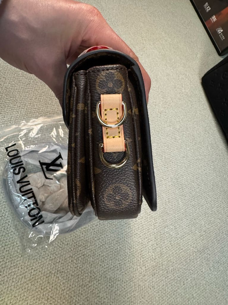 루이비통 포쉐트 메티스 이스트웨스트 모노그램 이미지