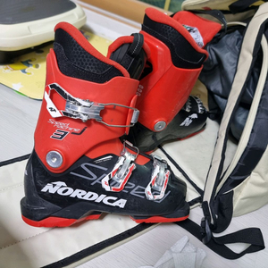 노르디카 주니어 스키부츠