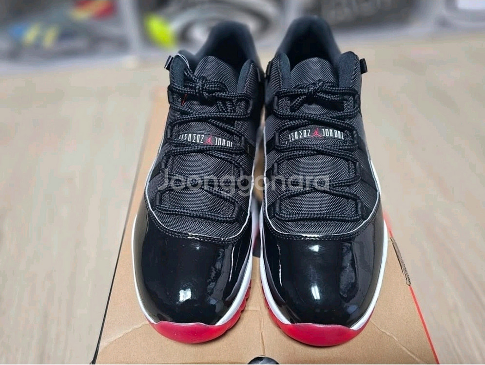 에어조던11 브레드로우 320사이즈 새제품--1