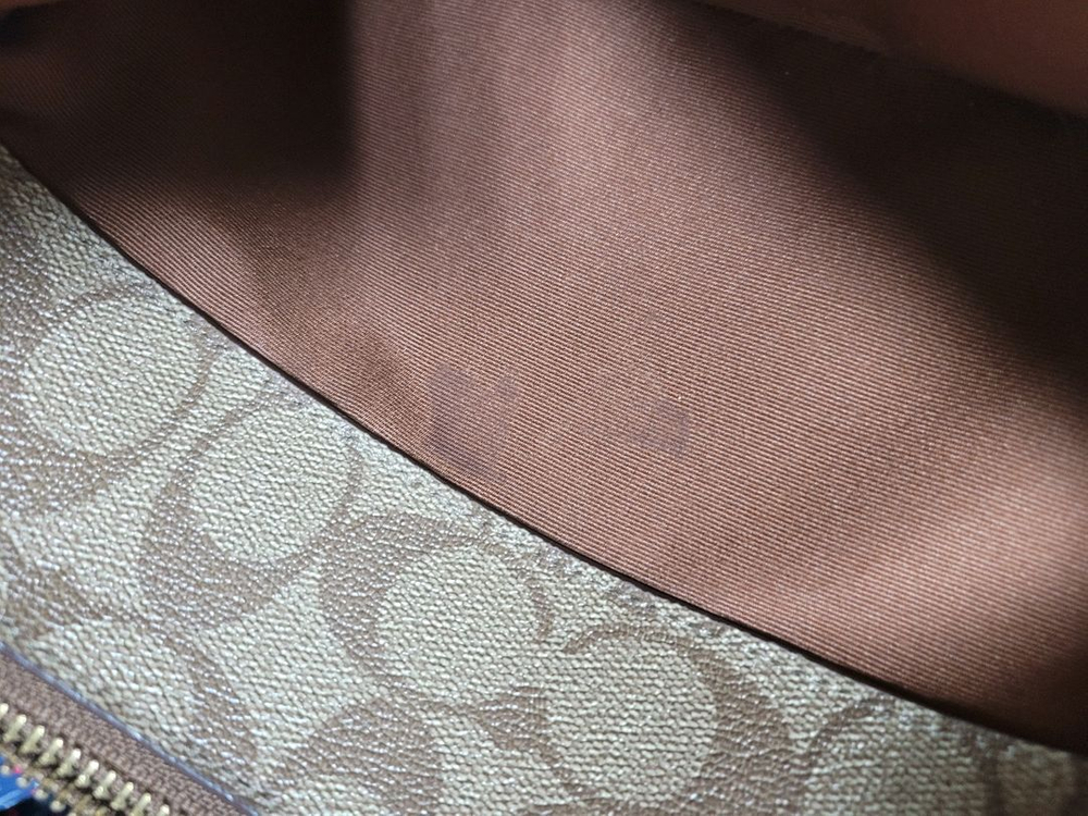 코치 크로스백 가방 이미지