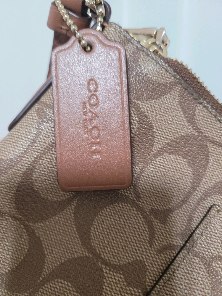 코치 크로스백 가방 이미지