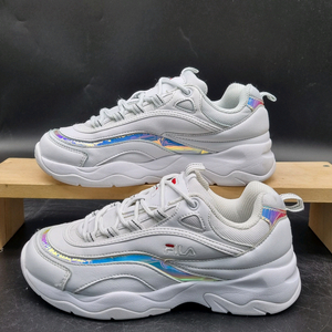 휠라 레이프리즘 여성운동화235.