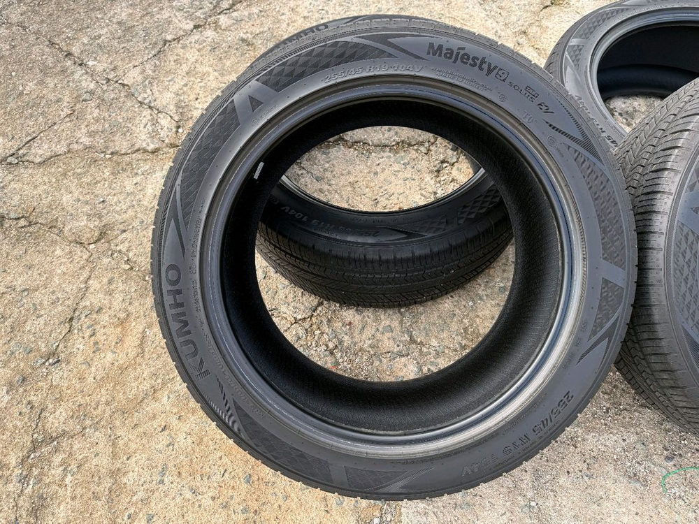 금호 Majesty 255 45 19 타이어 4개--1
