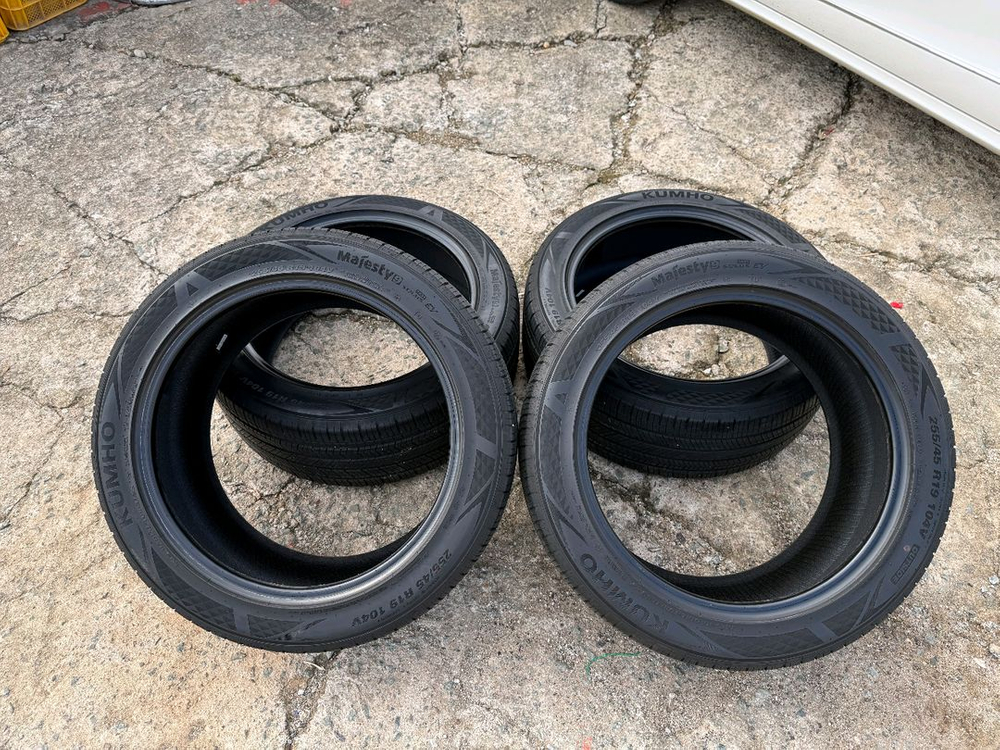 금호 Majesty 255 45 19 타이어 4개--2