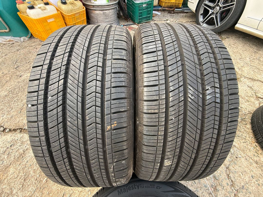 금호 Majesty 255 45 19 타이어 4개--8