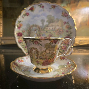 레어템 로얄 알버트 올드컨트리로즈 25주년기념 로즈가든 티잔 샐럿 트리오 세트 이미지