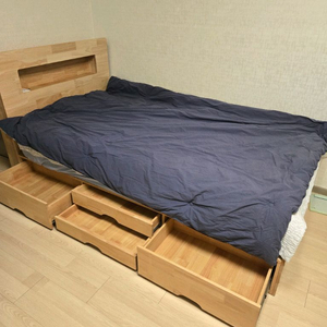 시몬스 뷰티레스트 P 찰린 매트리스 + 원목 침대프레임 세트 이미지