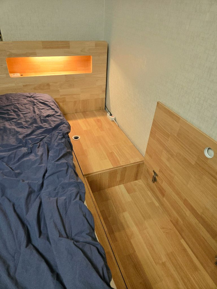 시몬스 뷰티레스트 P 찰린 매트리스 + 원목 침대프레임 세트 이미지