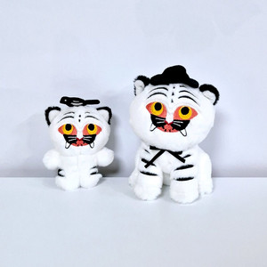 까치 올린 백호랑이 인형 키링 가방고리 호랑이 인형 케데헌 케이팝 데몬 헌터스 한국 특색 선물