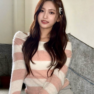 애즈온 포니 스트라이프 니트 핑크