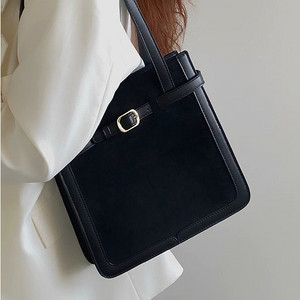 스웨이드 미니 숄더백