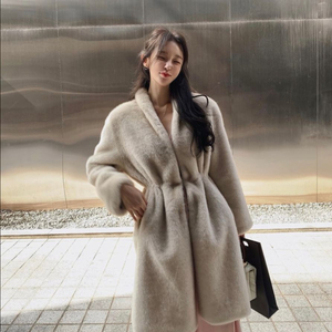 아네로즈 롱 퍼자켓 미착용 새상품.