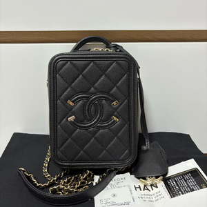 샤넬 코스메틱 베니티 탑핸들 캐비어 블랙 풀구성 팝니다.