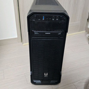 AMD 라이젠7 3700X 32G램 RTX2060 게이밍 컴퓨터 PC 본체(의정부 직거래)