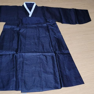 검정색 무늬있는 남자 한복 110싸이즈