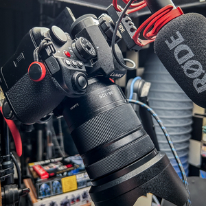 혹시 루믹스 렌즈 교환하실분 있으신가요? 루믹스 24105 F4를 2460 F2.8로 맞교환 원합니다