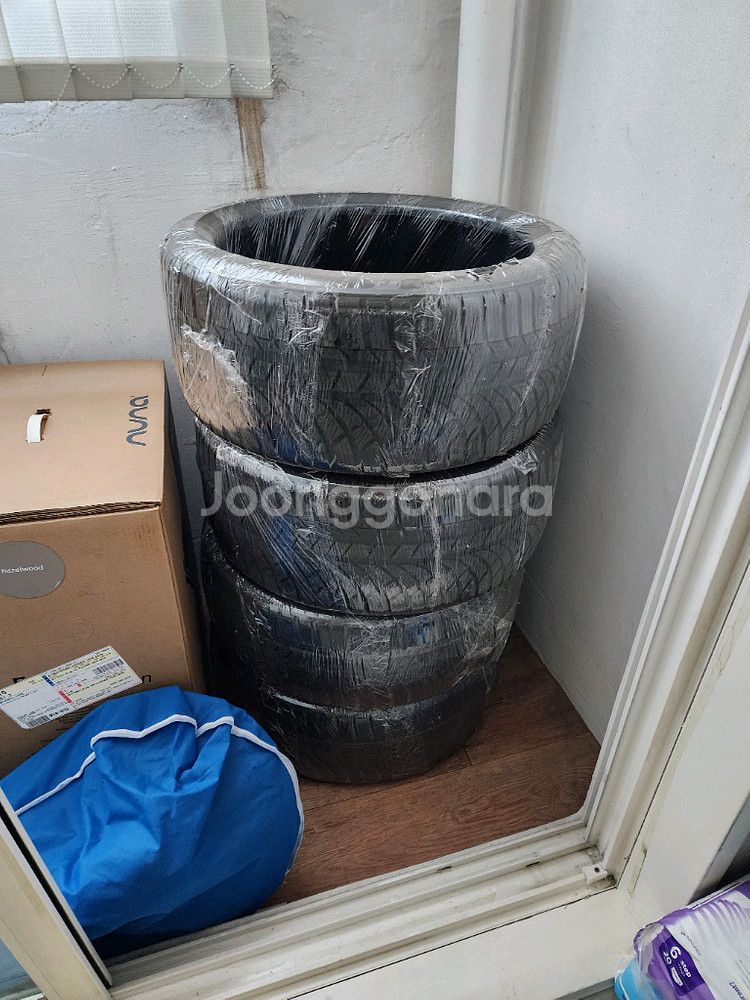 225 40 19 금호 윈터 WP72 겨울용 타이어 4만원--0