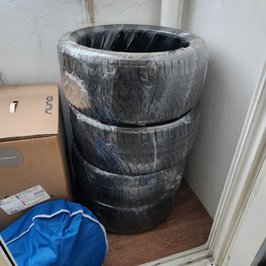 225 40 19 금호 윈터 WP72 겨울용 타이어 4만원