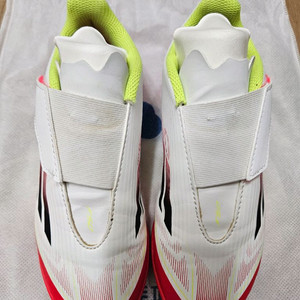 아디다스 축구화 200