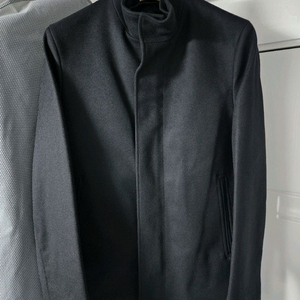 새제품) 띠어리 블랙 하이넥 울캐시 반코트 L