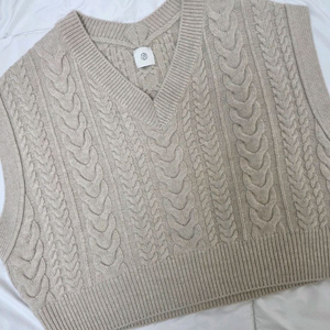 유메르 케이블 니트 베스트
