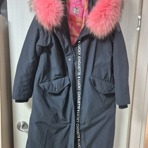 럭키슈에뜨 X 코오롱스포츠 구스다운 롱패딩90