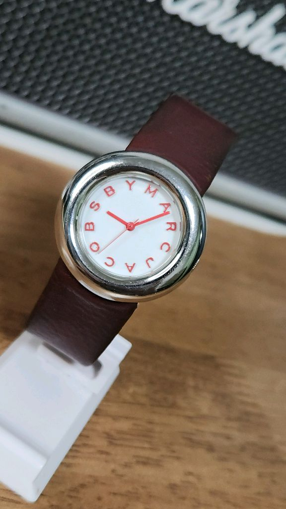 # 마크제이콥스 한효주시계 여성명품시계 급처--2