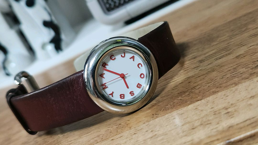 # 마크제이콥스 한효주시계 여성명품시계 급처--9