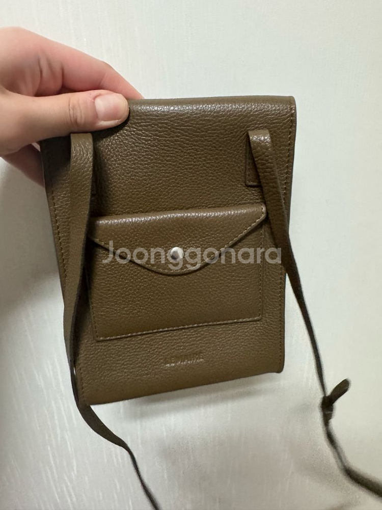 르메르 엔벨롭 스트랩 크로스백 올리브 그린--1