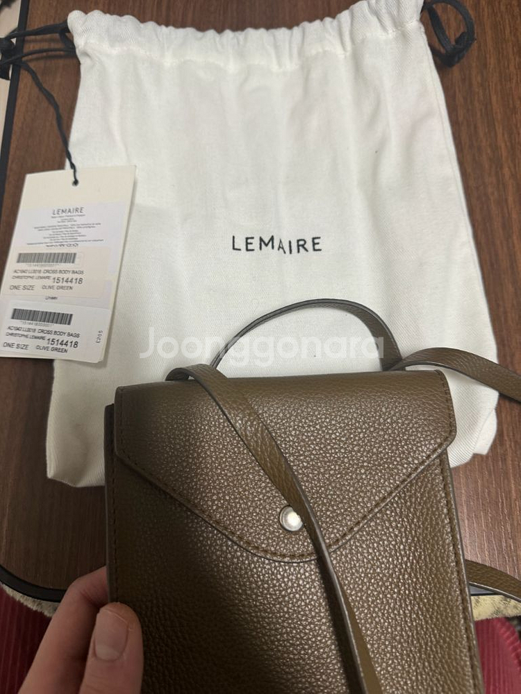 르메르 엔벨롭 스트랩 크로스백 올리브 그린--2