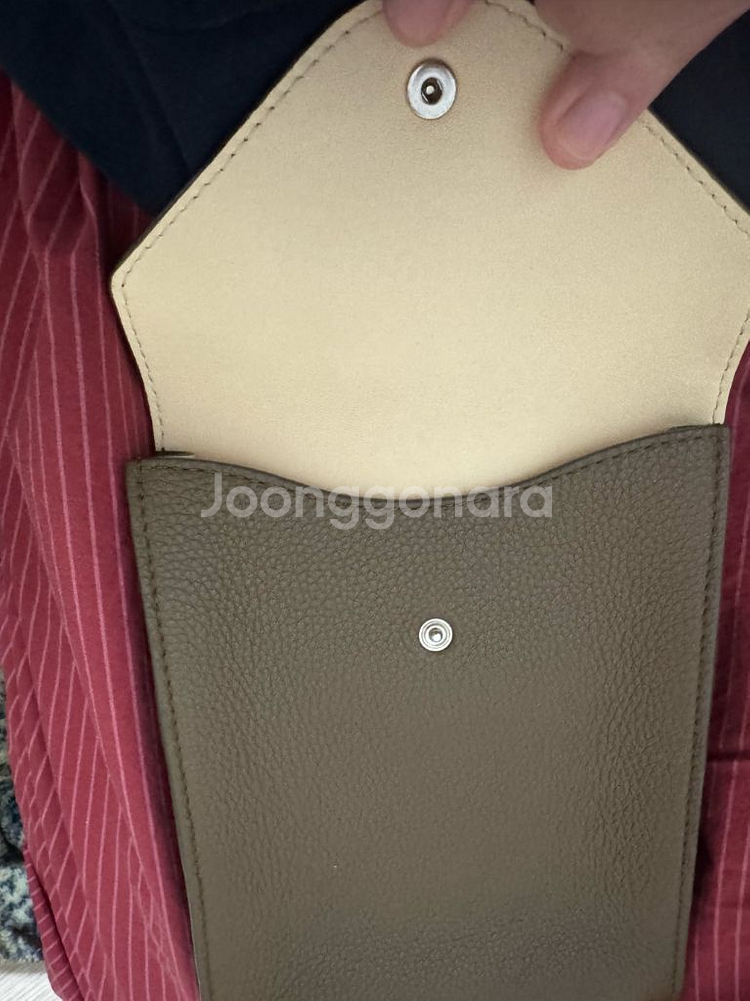 르메르 엔벨롭 스트랩 크로스백 올리브 그린--4