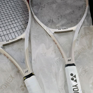 요넥스 테니스라켓 브이코어98 2그립 쌍둥이