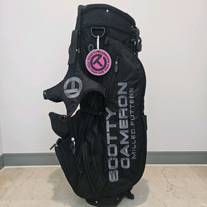 스카티카메론 블랙독 스탠드백