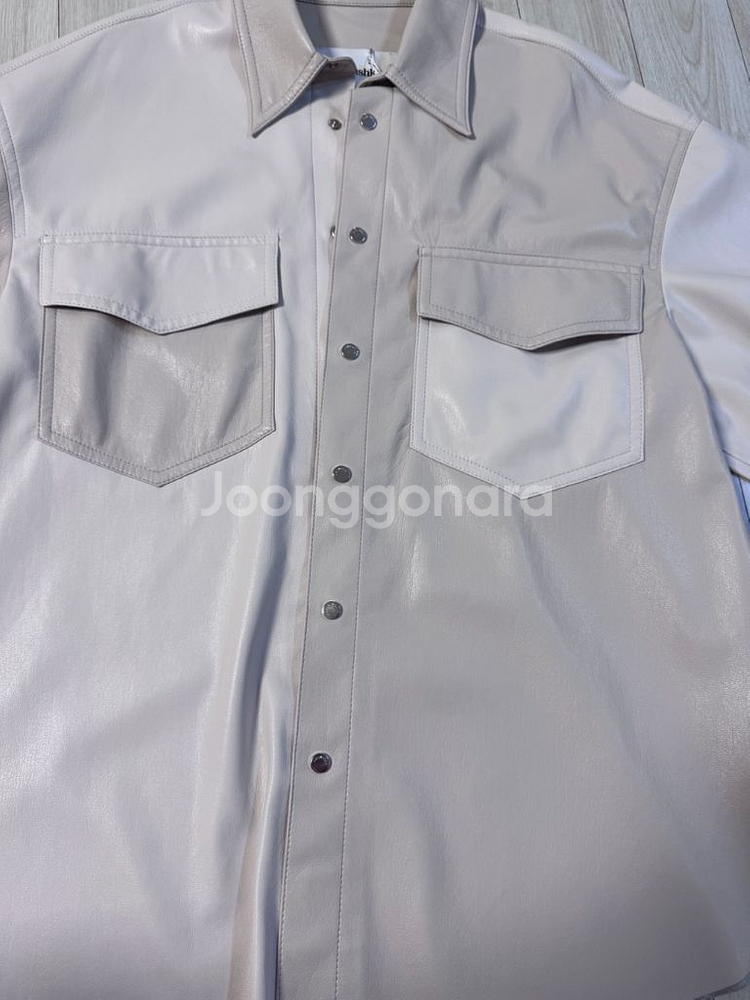 Nanushka 나누슈카 반팔 비건 레더 셔츠 L--4