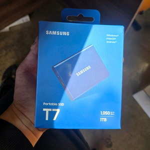 삼성 포터블 외장하드 T7 블루 1TB판매 합니다