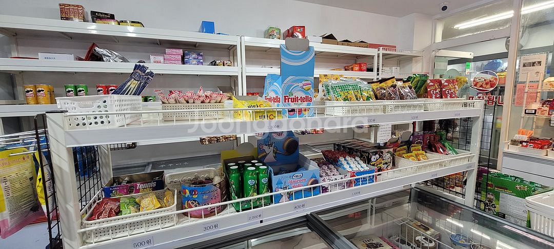 무인상점 과자 진열대--2