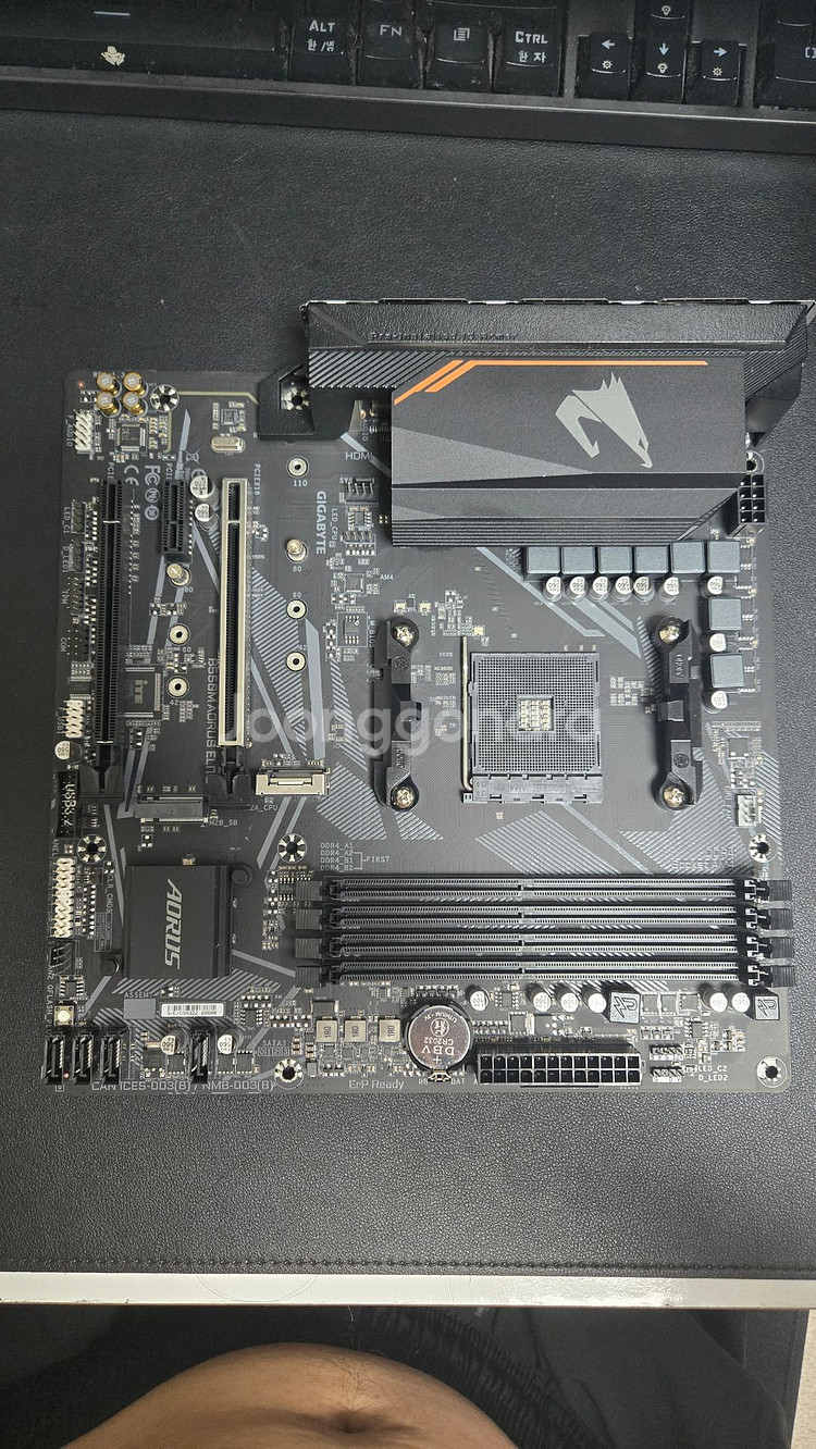 AMD 5700X3D,기가바이트 B550 AORUS ELITE,Klevv 8g ddr4 * 4개--2