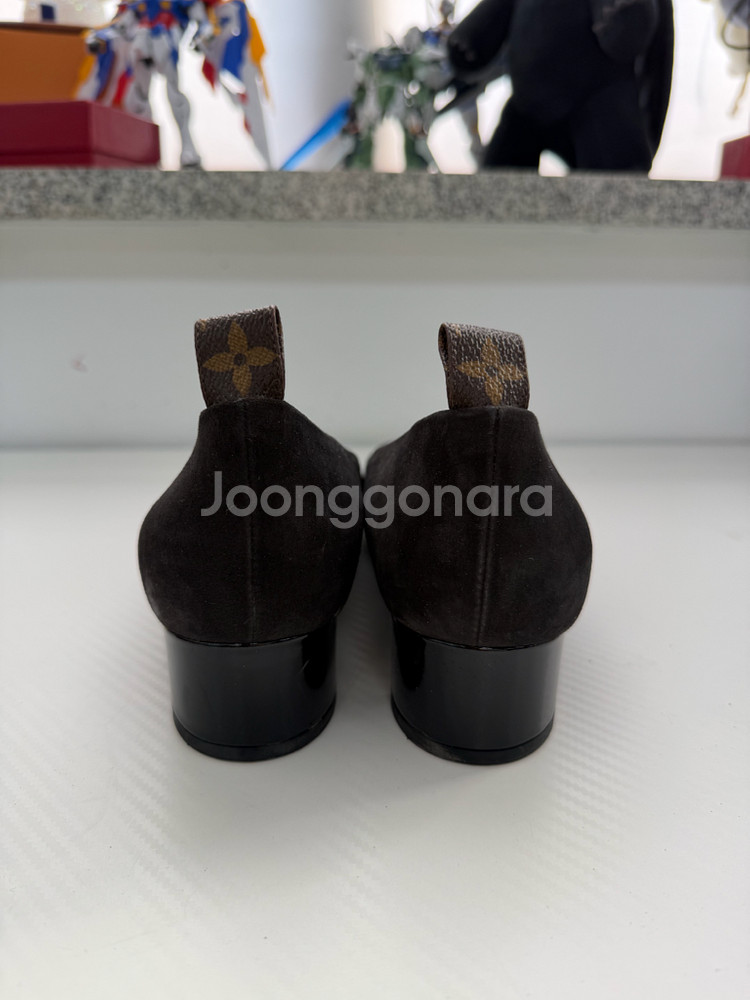 정품) 루이비통 블랙 스웨이드 플랫 슈즈 구두 39.5--4