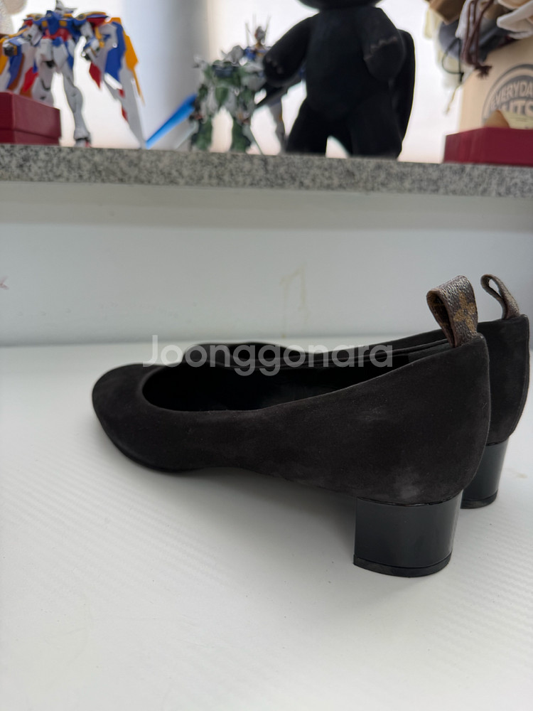 정품) 루이비통 블랙 스웨이드 플랫 슈즈 구두 39.5--5