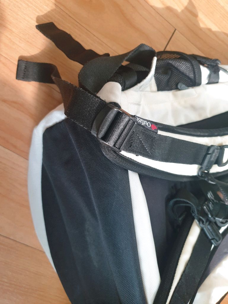 디스커버리 백팩 화이트--2