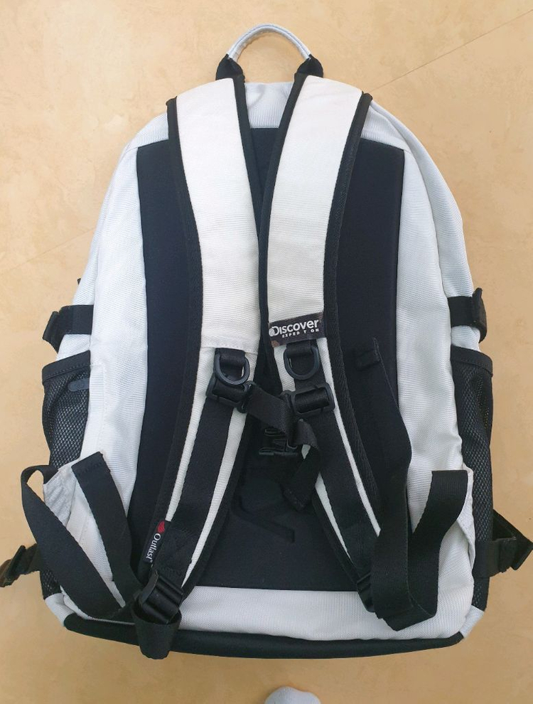 디스커버리 백팩 화이트--9