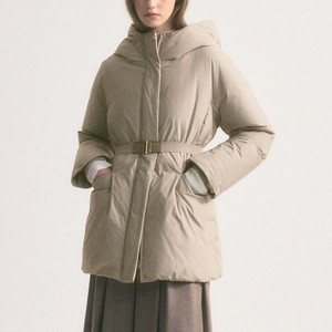 더 캐시미어 헝가리안 구스 다운 벨티드 점퍼