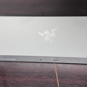 레이저(Razer) 썬더볼트4 독 머큐리