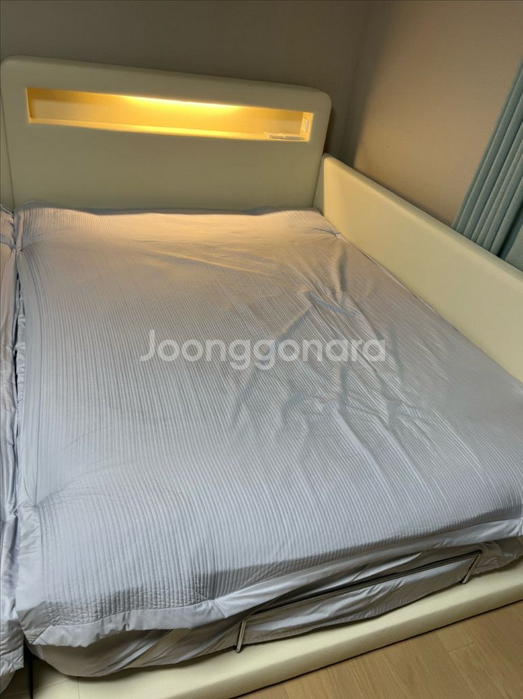 저상형 퀸사이즈 조명 침대--0