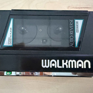Sony WM-40 접이식 카세트 워크맨 판매 힙니다.