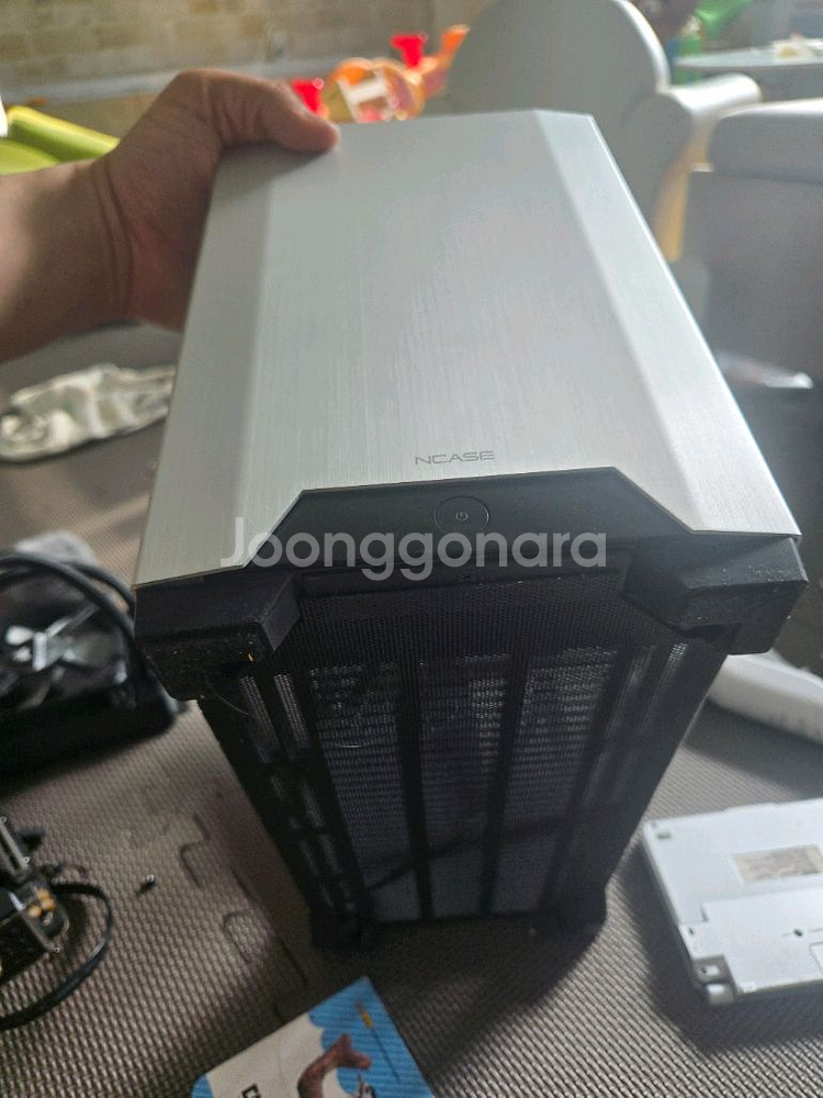 NCASE m1 v6.1 케이스 팝니다--1