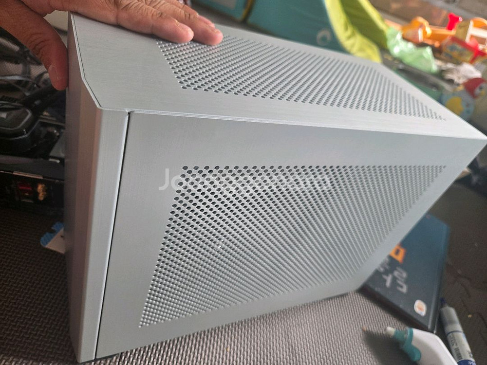 NCASE m1 v6.1 케이스 팝니다--3