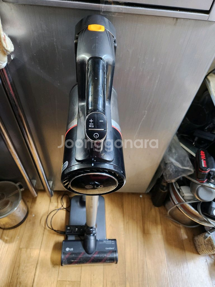 LG 코드제로 A9 무선청소기 밧데리 새것교환 해서 판매합니다--0