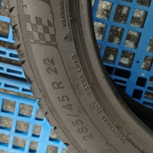 미쉐린 PS4SUV 285/45R22 중고 타이어 잔존률 90% 이미지