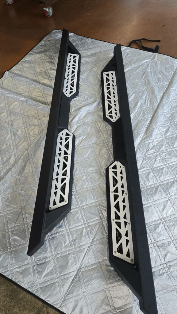 기아 타스만 전용 고정식 사이드 스탭 신품 팝니다--1